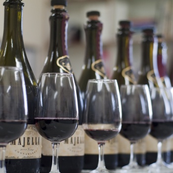 sparkling shiraz vertical